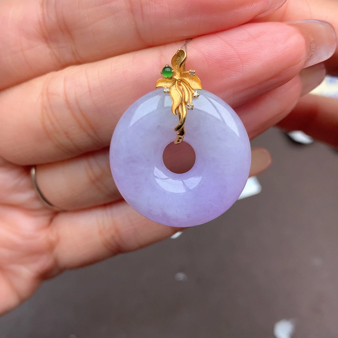 翡翠18K金镶嵌挂件一