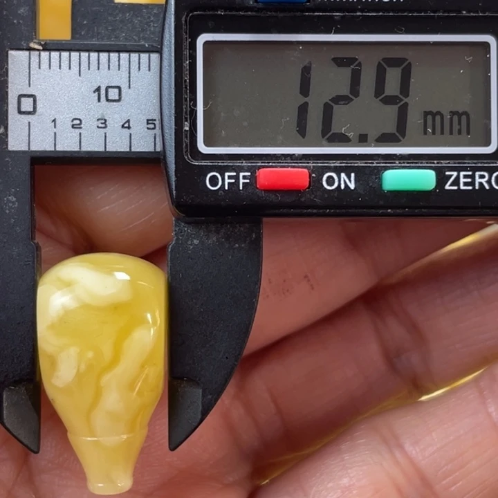 蜜蜡未镶嵌裸石37杂