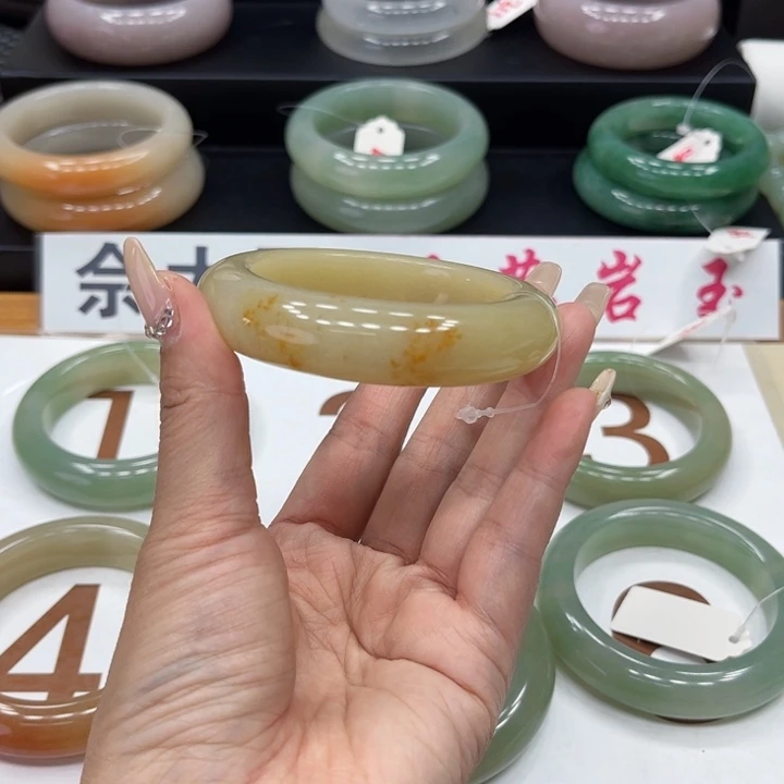 石英质玉手镯未镶嵌?****?