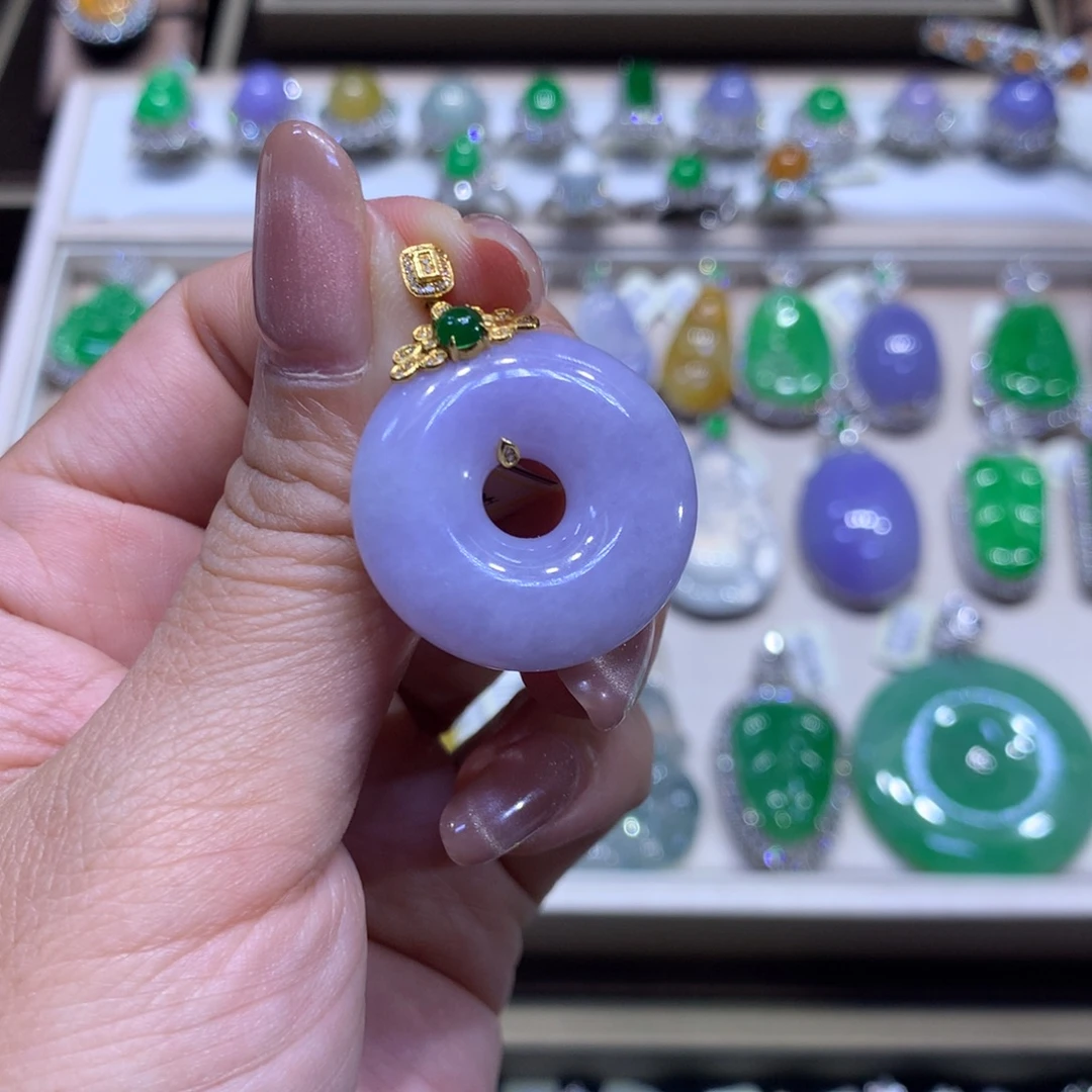 18K金镶嵌戒指翡翠