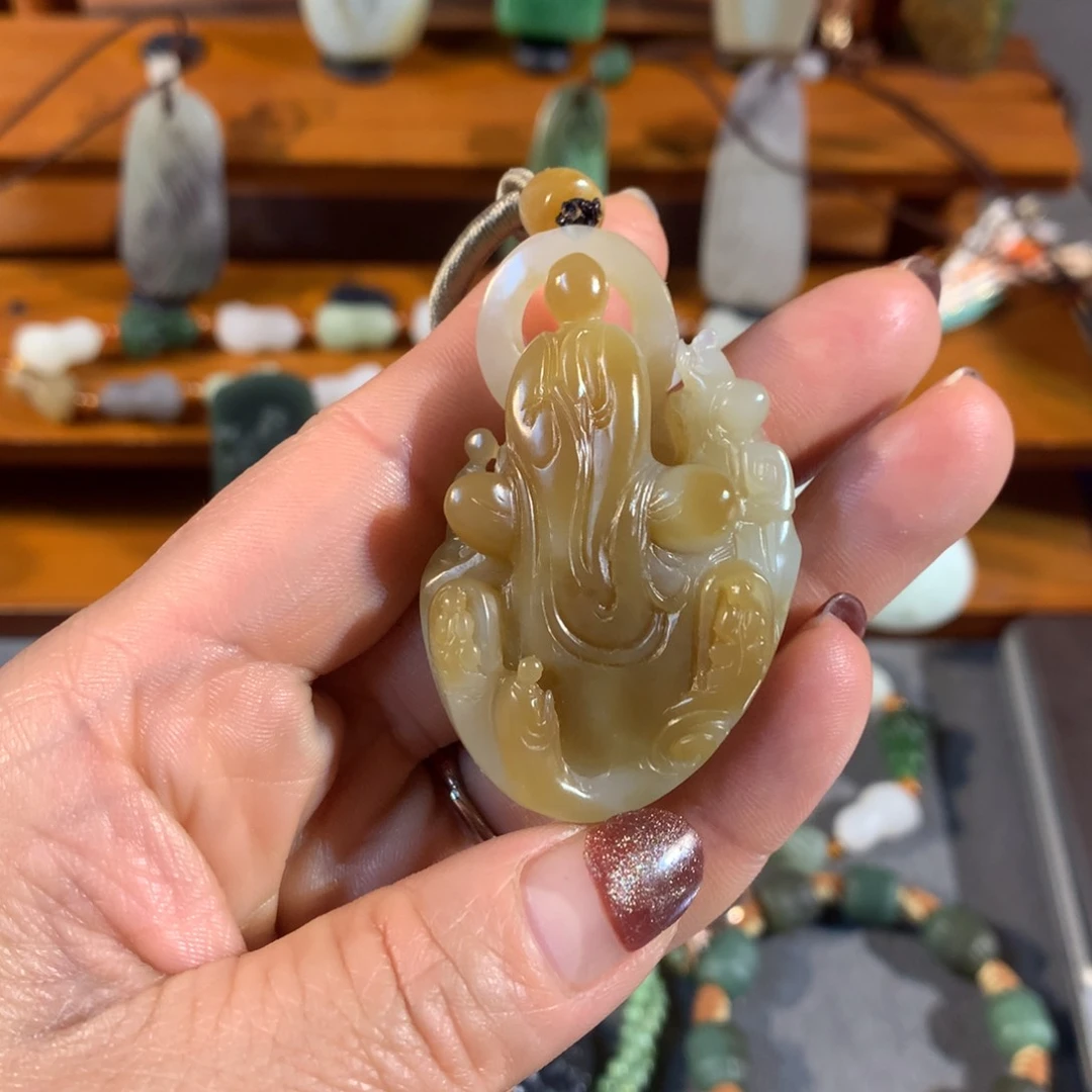 和田玉（糖玉）颈饰未镶嵌看**心