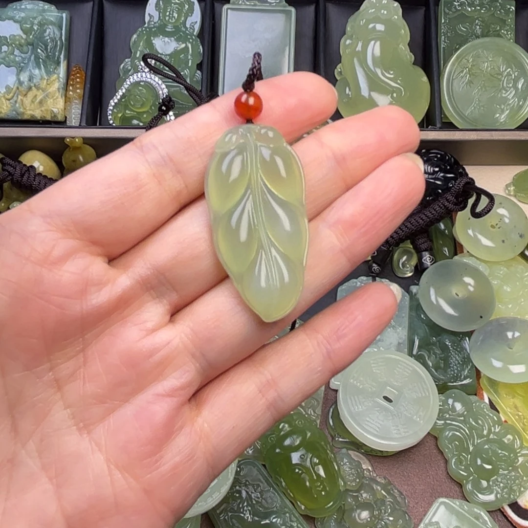 蛇纹石玉未镶嵌吊坠(赠链)