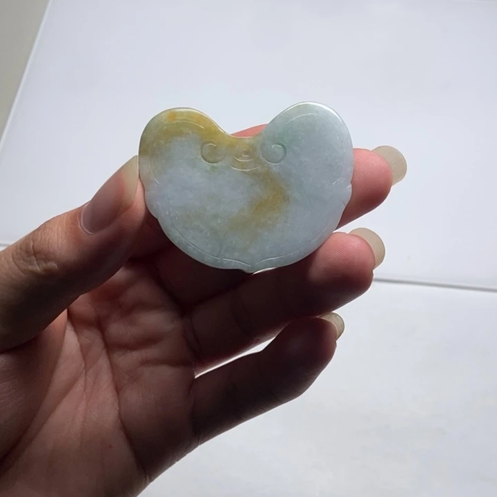 翡翠未镶嵌颈饰如意2