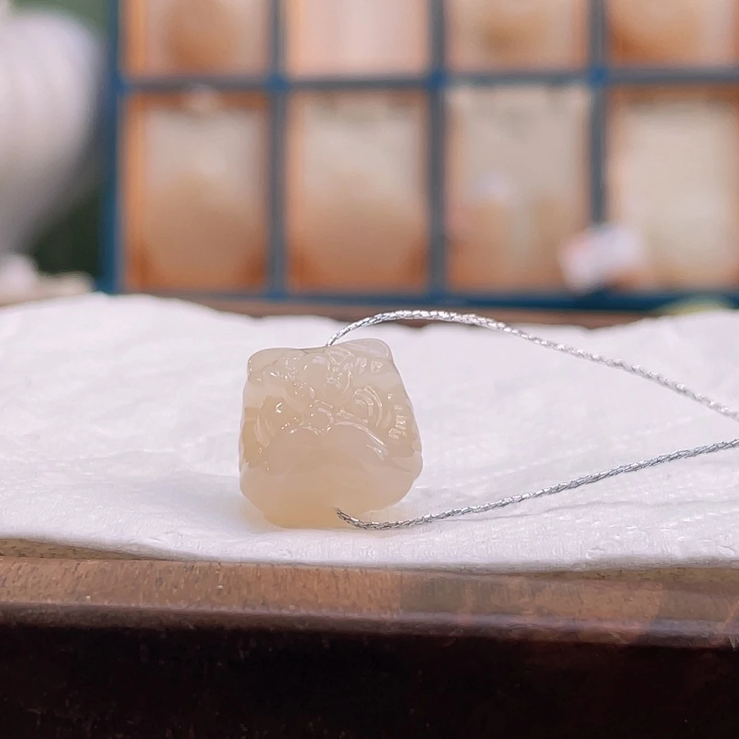 和田玉未镶嵌吊坠(不含链)月**谷