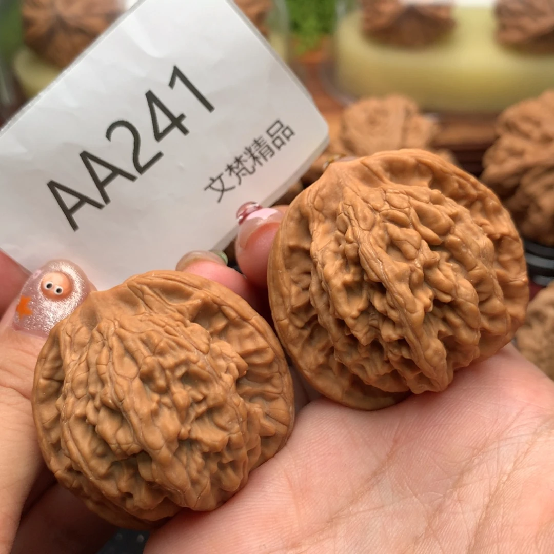 文玩核桃把件全品虎头42