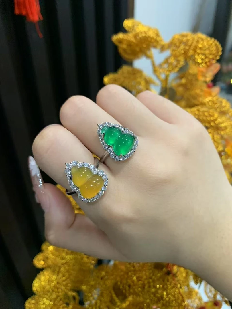 新中式贵气葫芦玉髓戒指