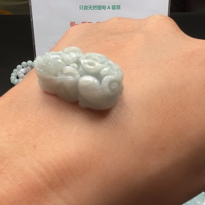 翡翠未镶嵌颈饰翡翠1