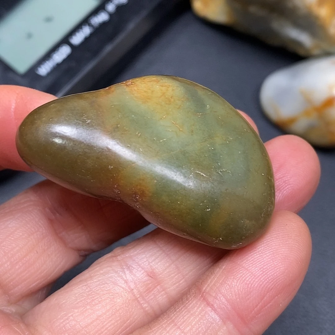 和田玉未镶嵌珠宝奇石