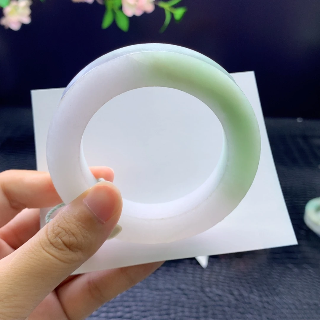 未镶嵌手镯定制翡翠
