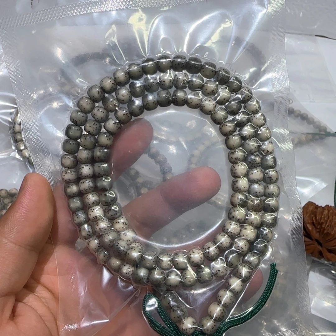 罗***亚吊坠星月菩提长串