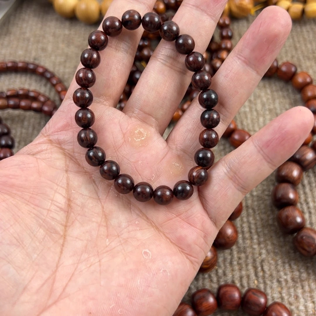 木海南红降0.8圆瑕疵。。。。。。