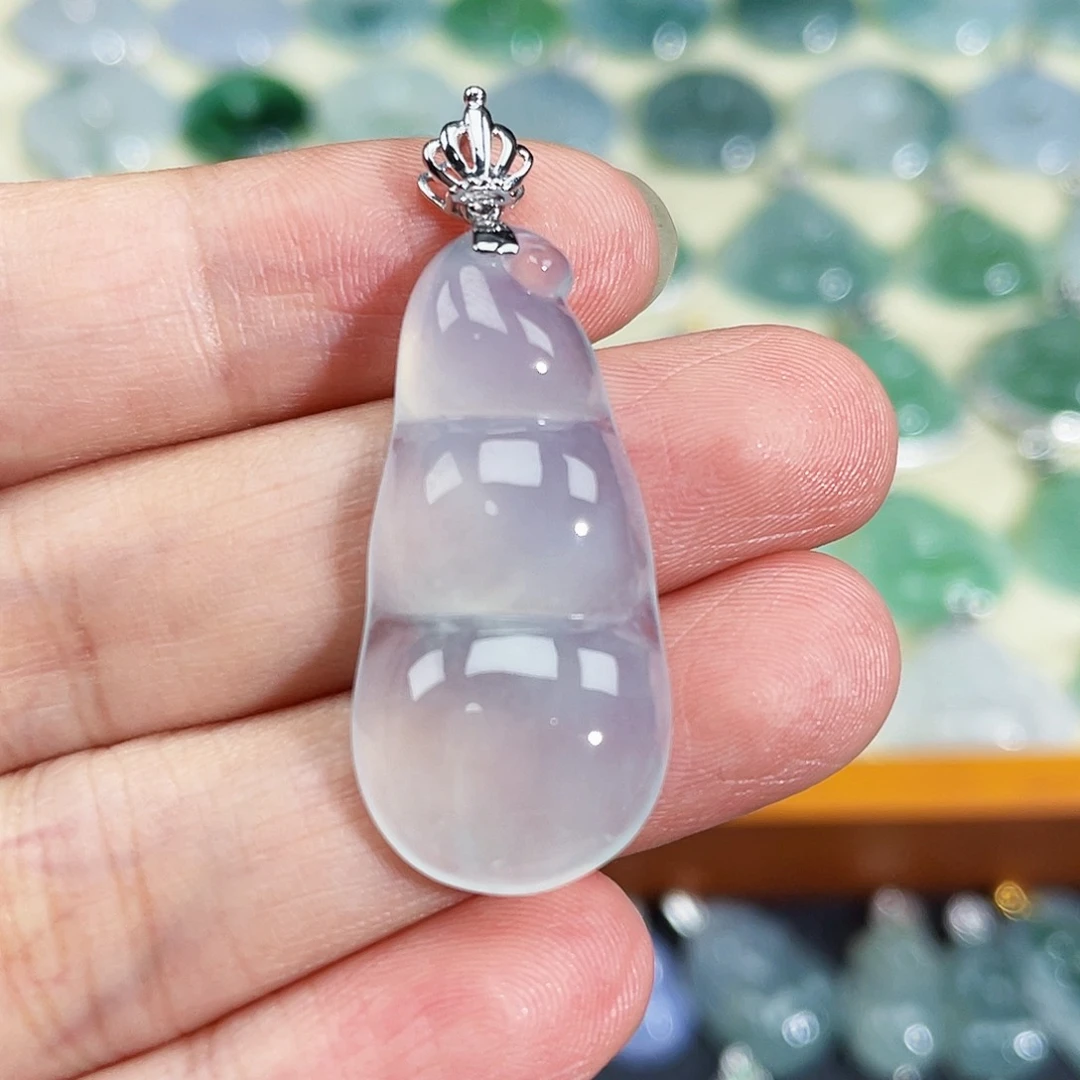 翡翠18K金镶嵌颈饰吊坠