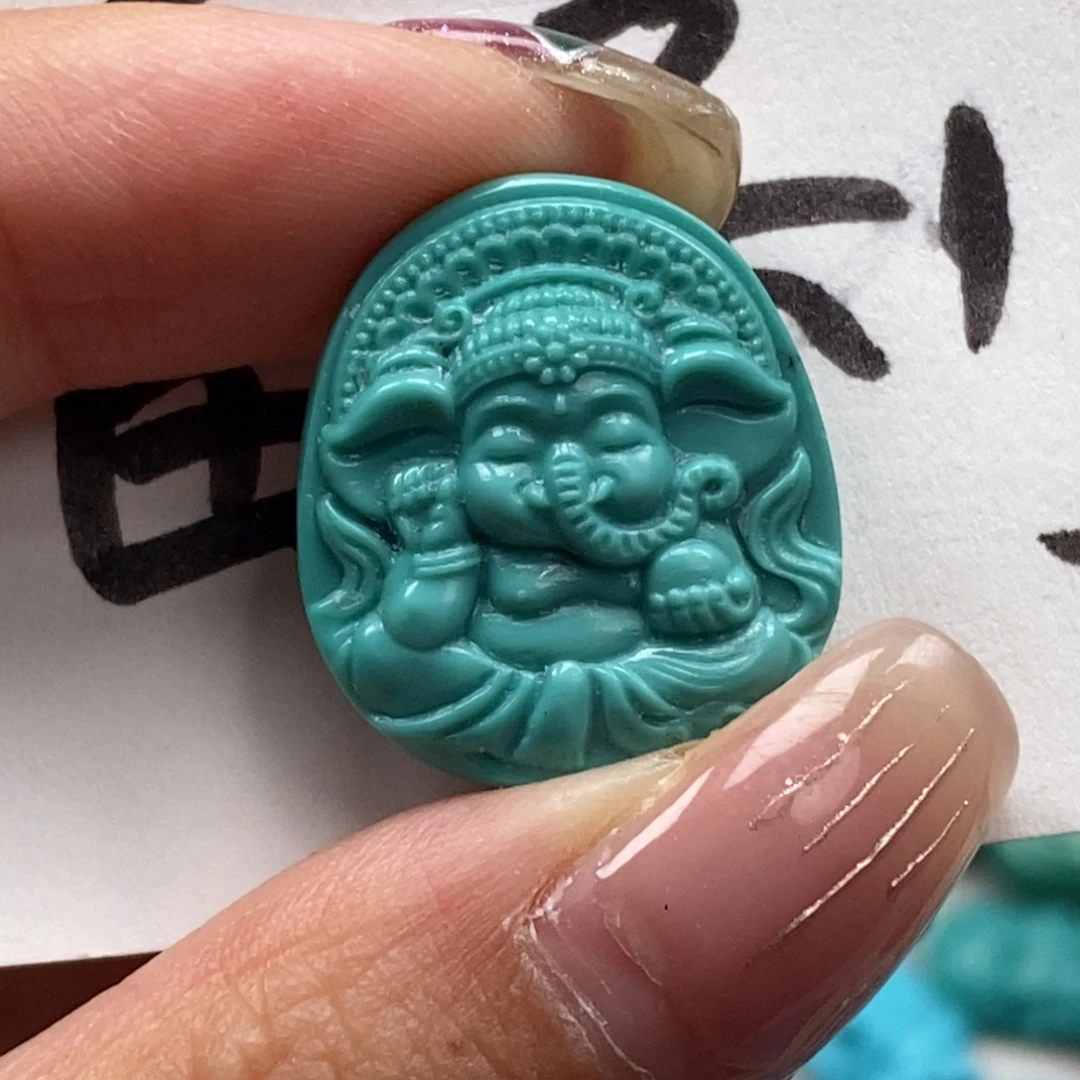 绿松石未镶嵌颈饰