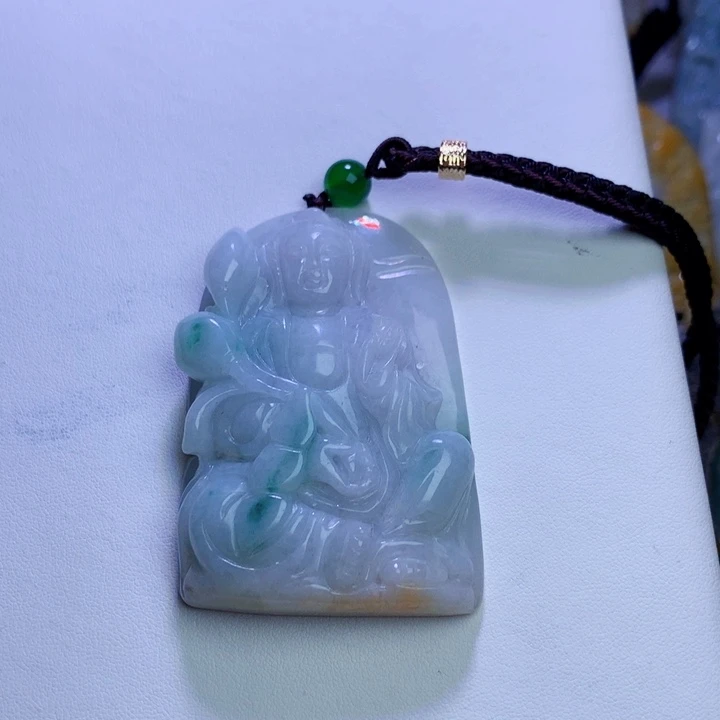 颈饰未镶嵌翡翠观音