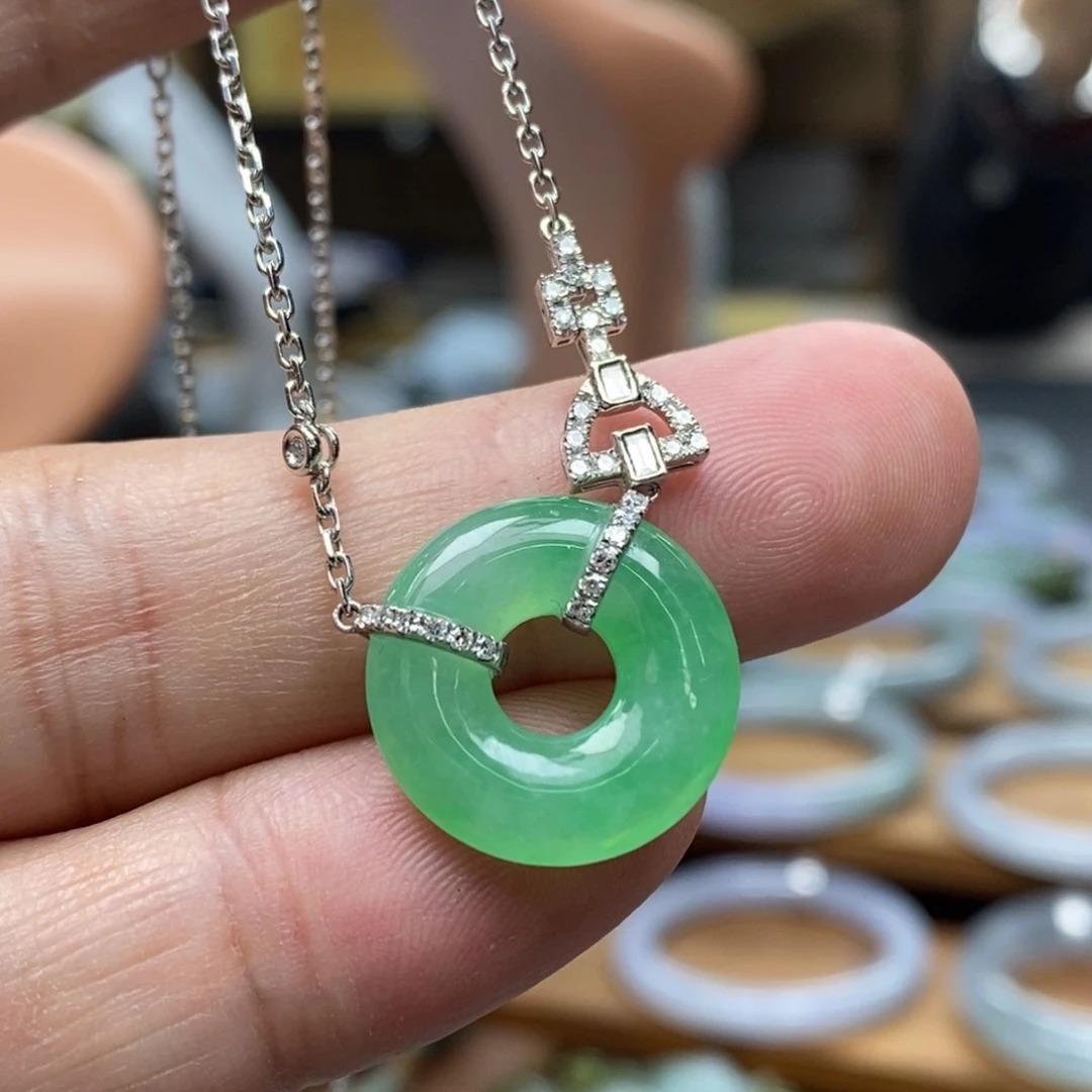 翡翠颈饰18K金镶嵌挂件