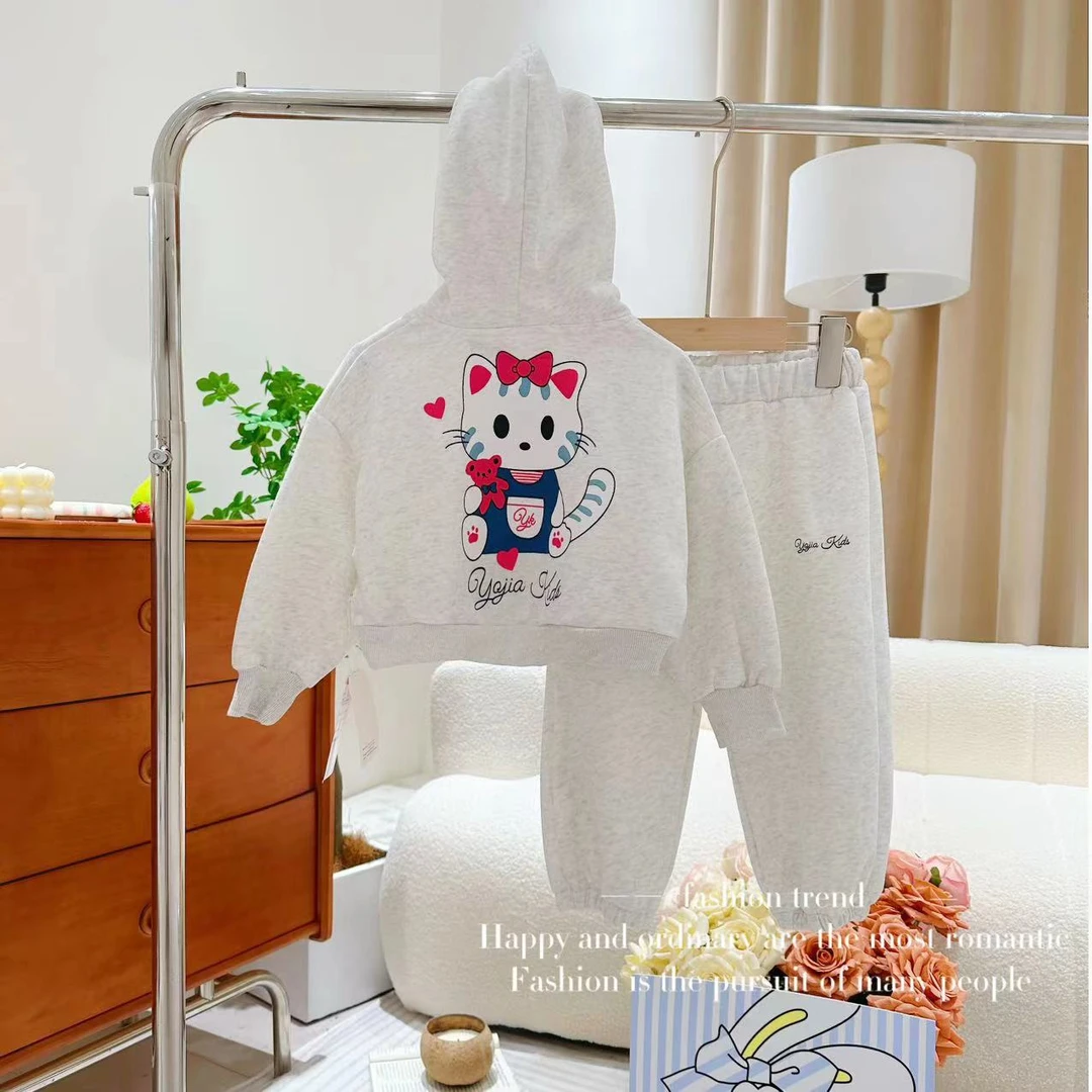 28057新款女童套装小童连帽卫衣裤洋气百搭女宝时尚卡通可爱炸街