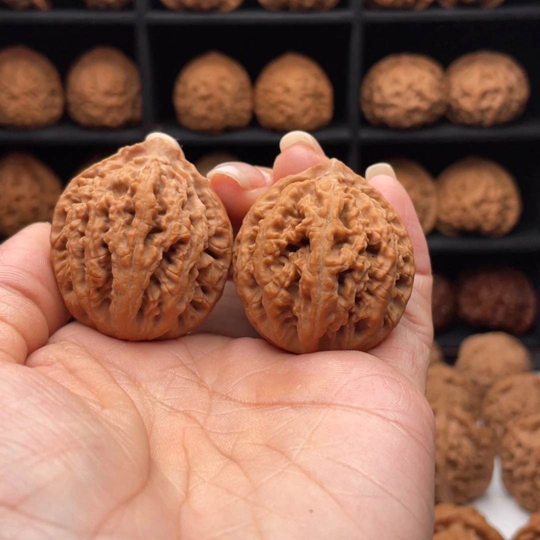 文玩核桃把件莲花座秋子35