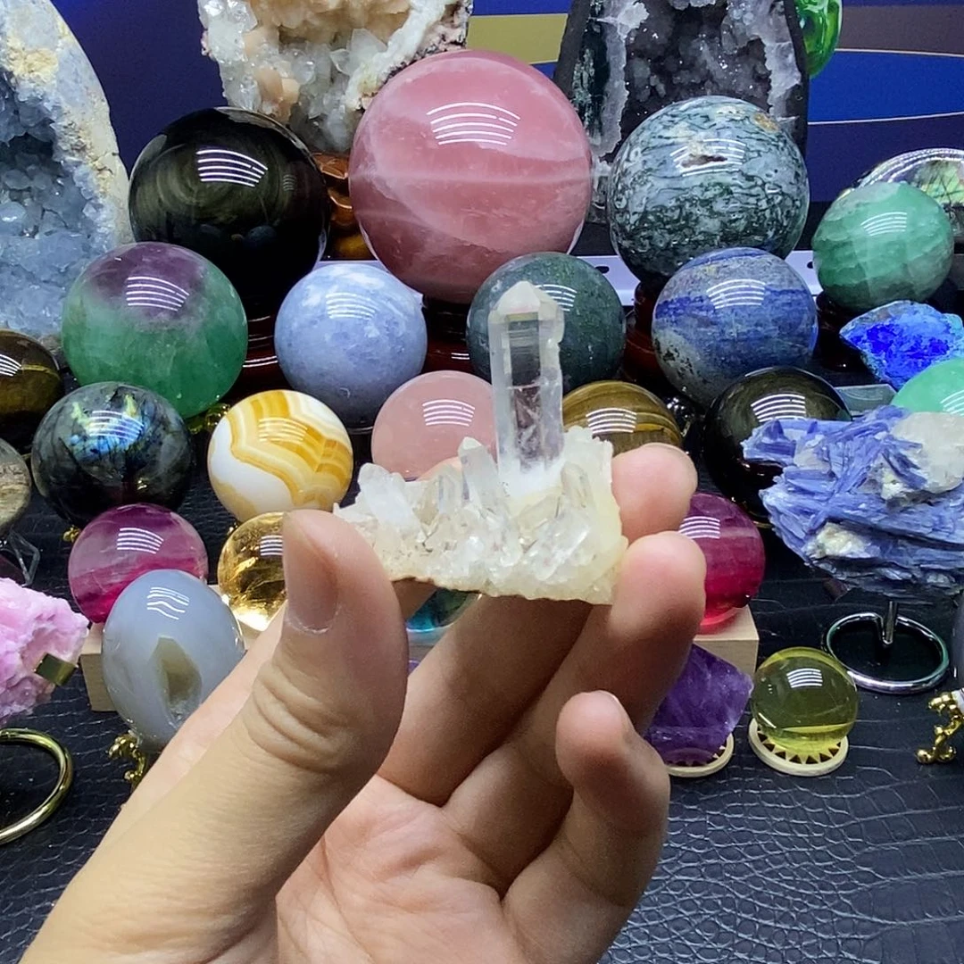 未镶嵌水晶大型摆件（非配饰）