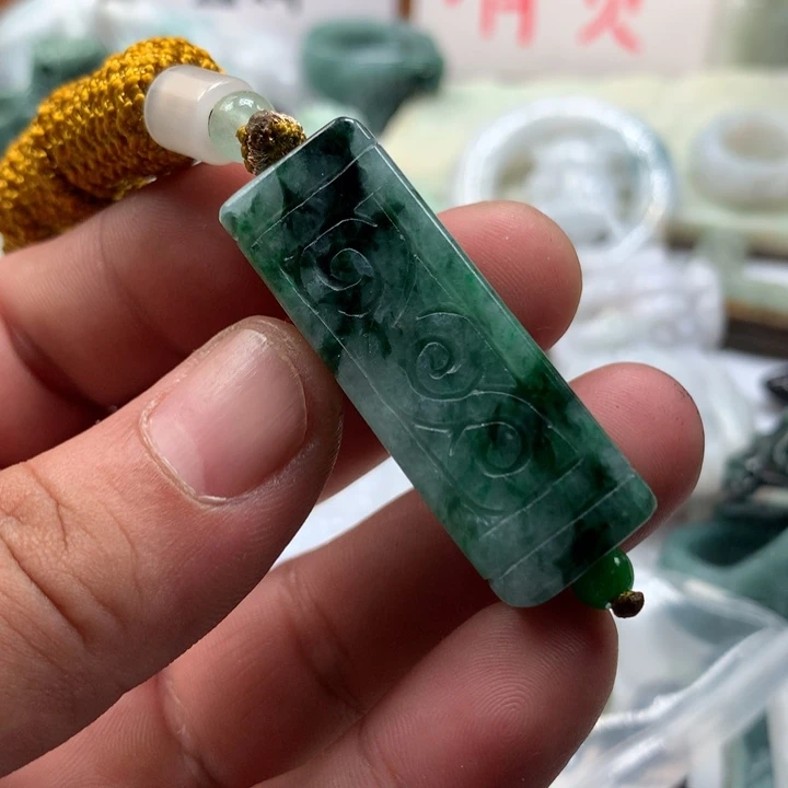 翡翠未镶嵌颈饰保真天然a货翡翠