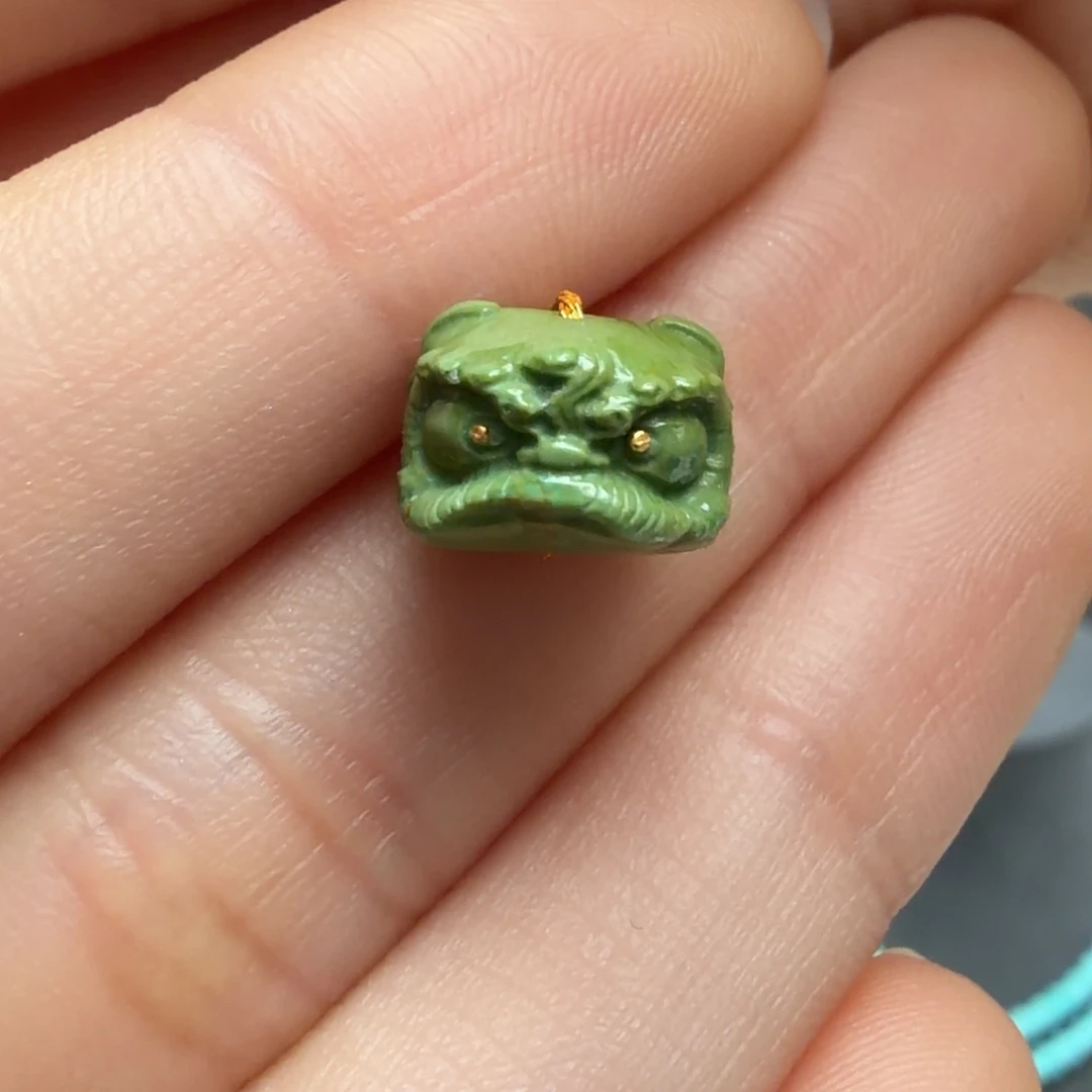 绿松石未镶嵌颈饰
