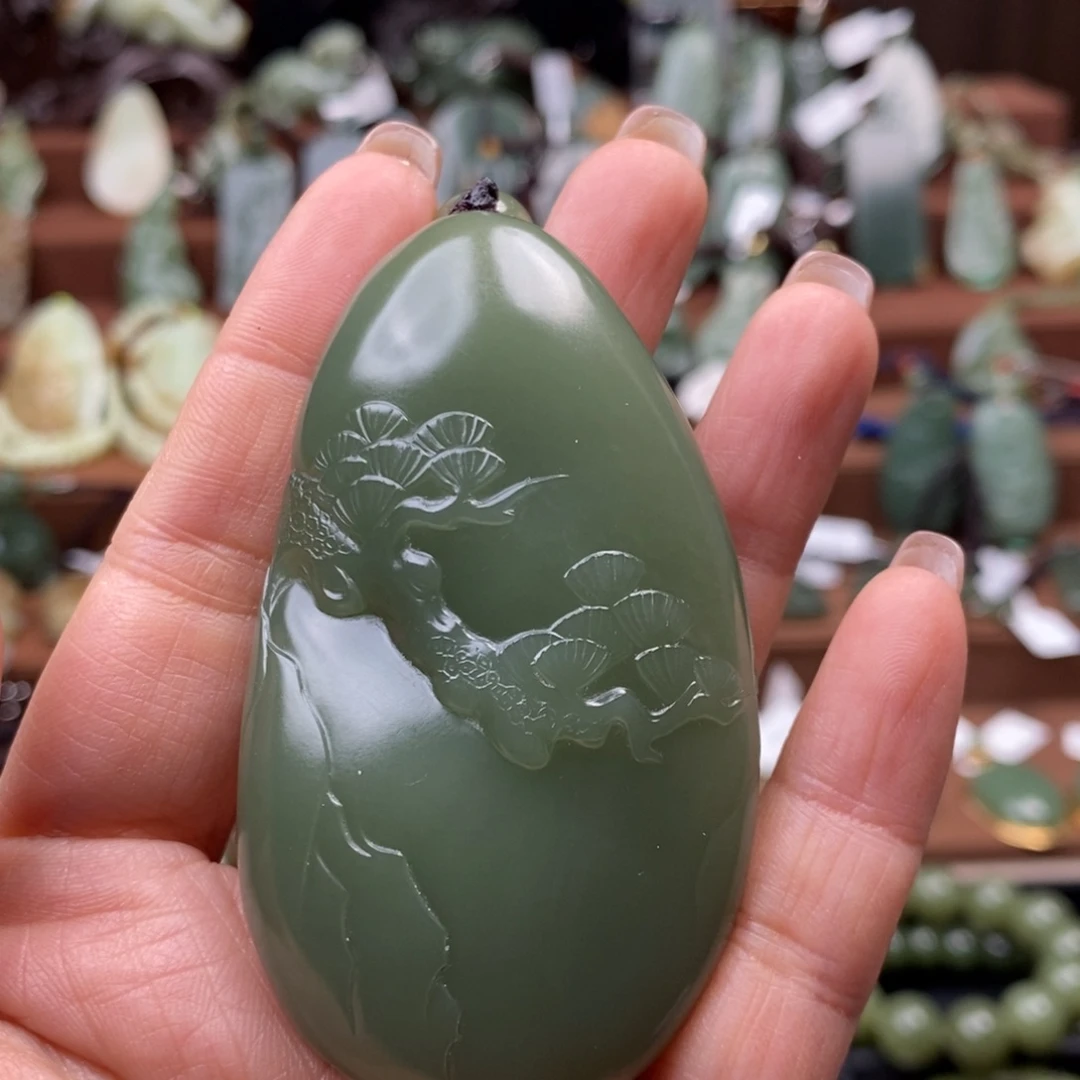 伊***w和田玉未镶嵌把件