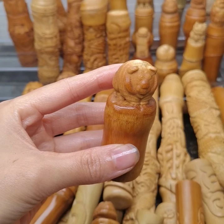 小***主竹红皮料子顶雕熊
