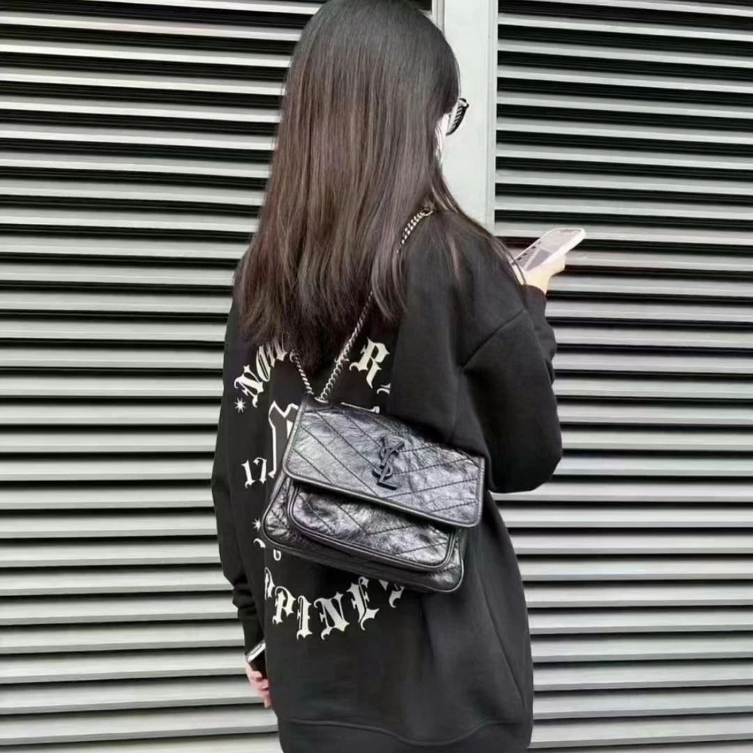 99新 YSL/圣罗兰 99新-黑色油蜡皮小号niki链条单肩斜挎包