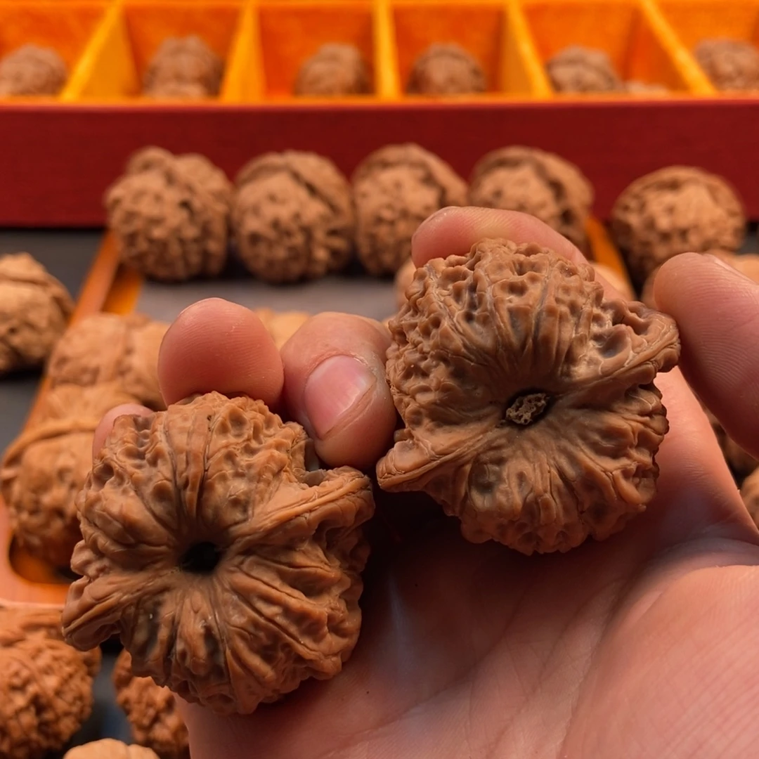 户***少吊坠文玩核桃血麒麟全品43