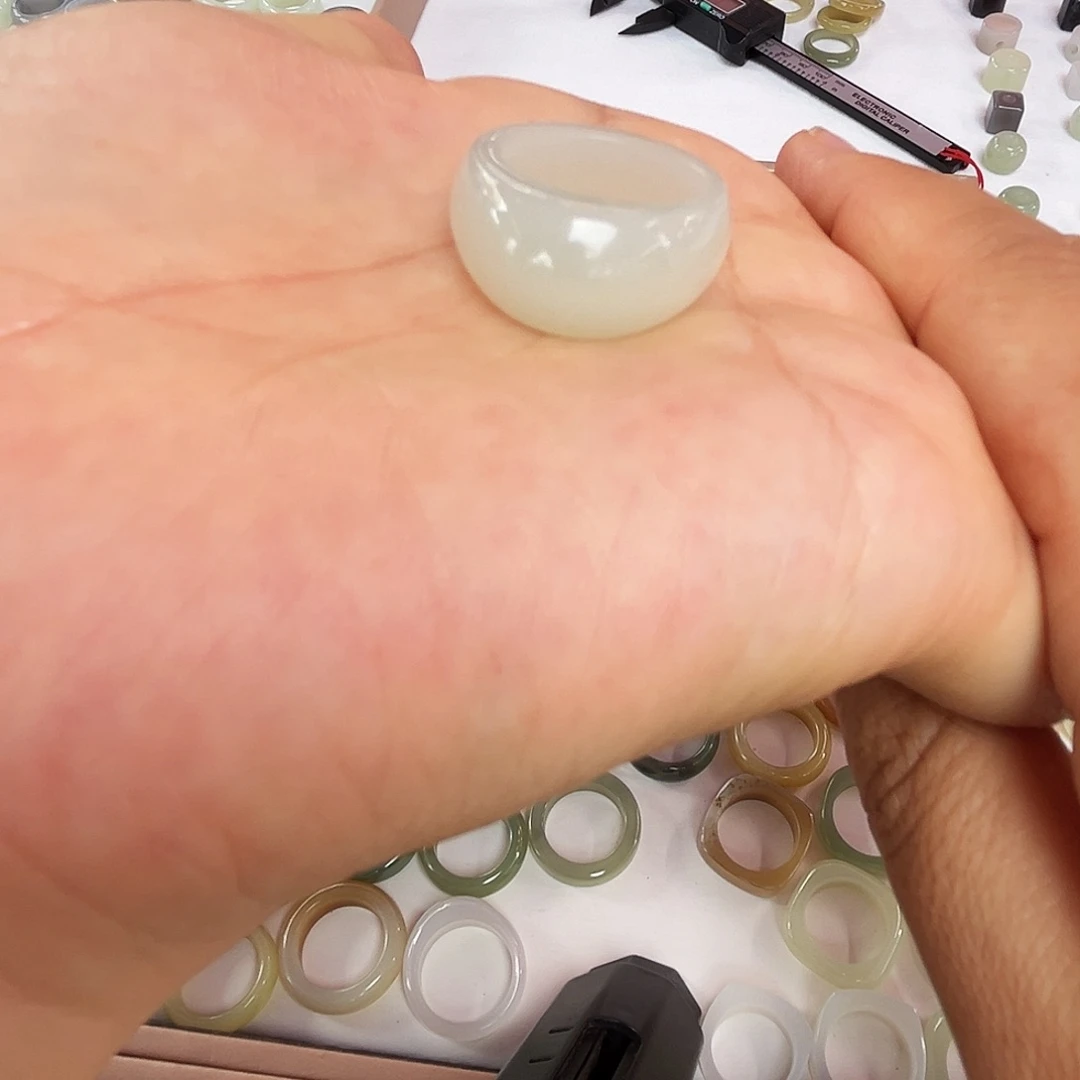 和田玉（糖玉）戒指未镶嵌