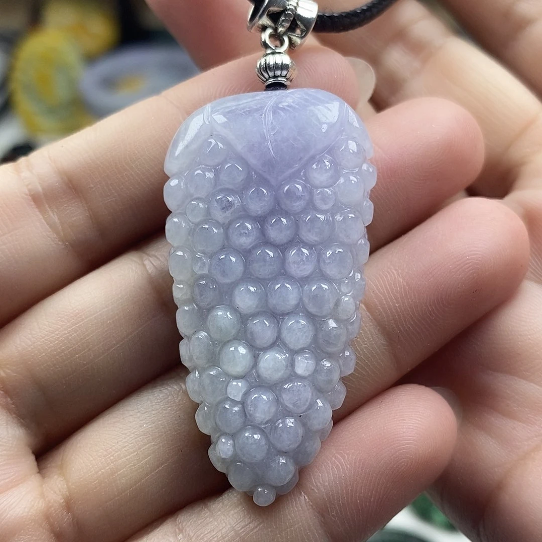 翡翠未镶嵌颈饰牌子