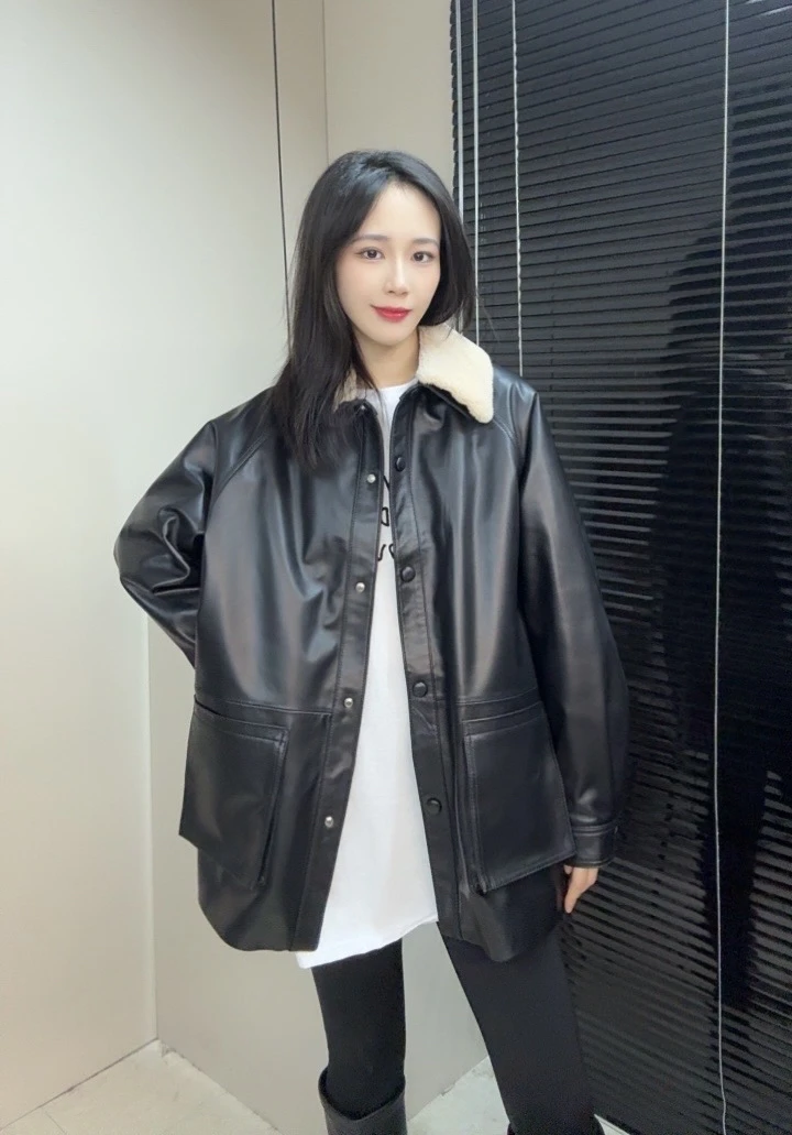【亿彤推荐】YiTOng 2025/km82早春俩穿可拆卸皮衣外套女