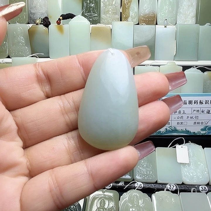 颈饰未镶嵌和田玉