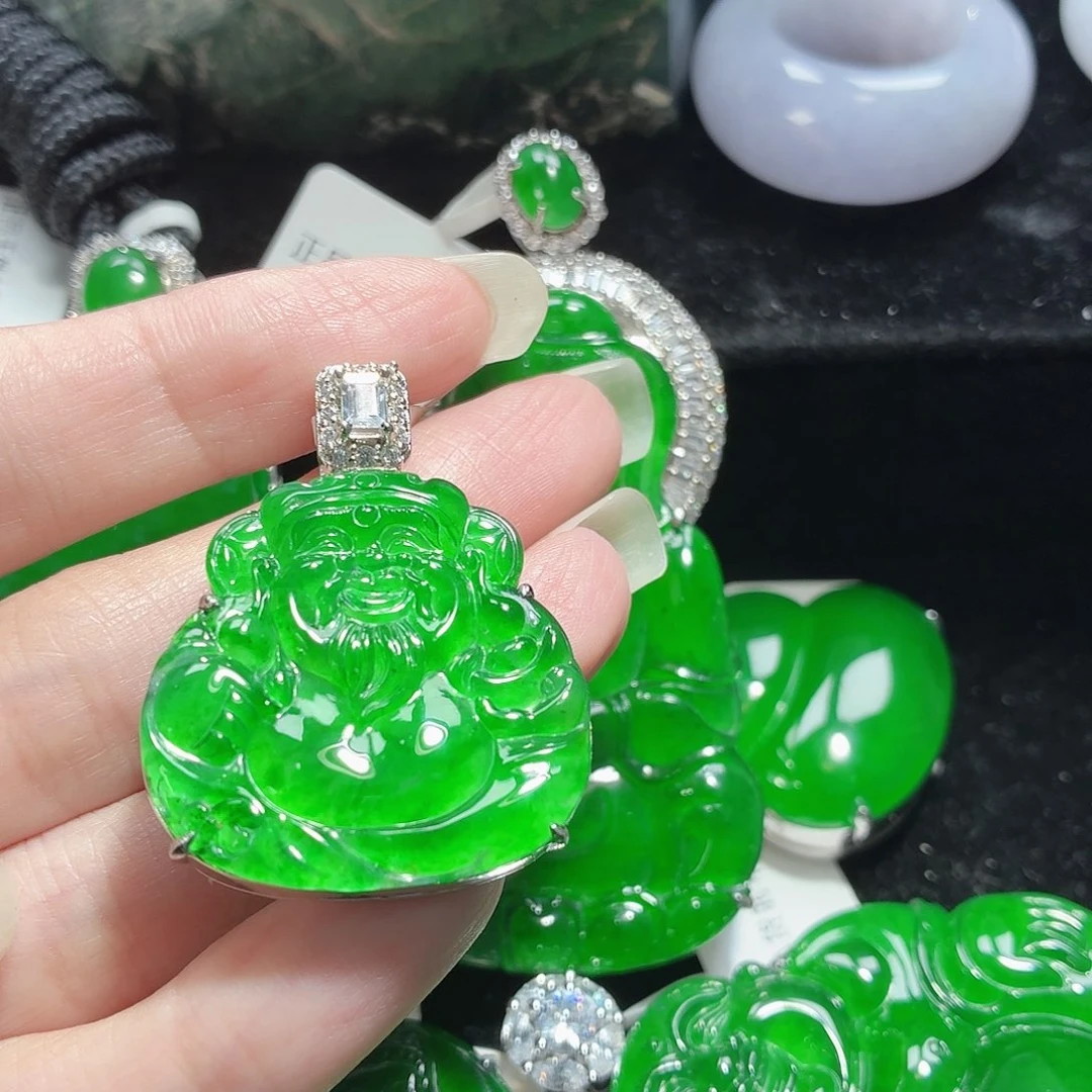 翡翠未镶嵌颈饰11