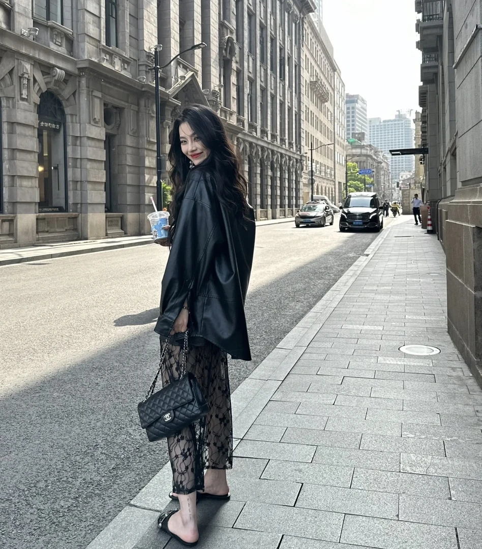 2025春秋新款中长款黑色皮衣外套+蕾丝拼接半身裙+蕾丝背心三件套