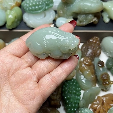 和田玉颈饰未镶嵌小***力