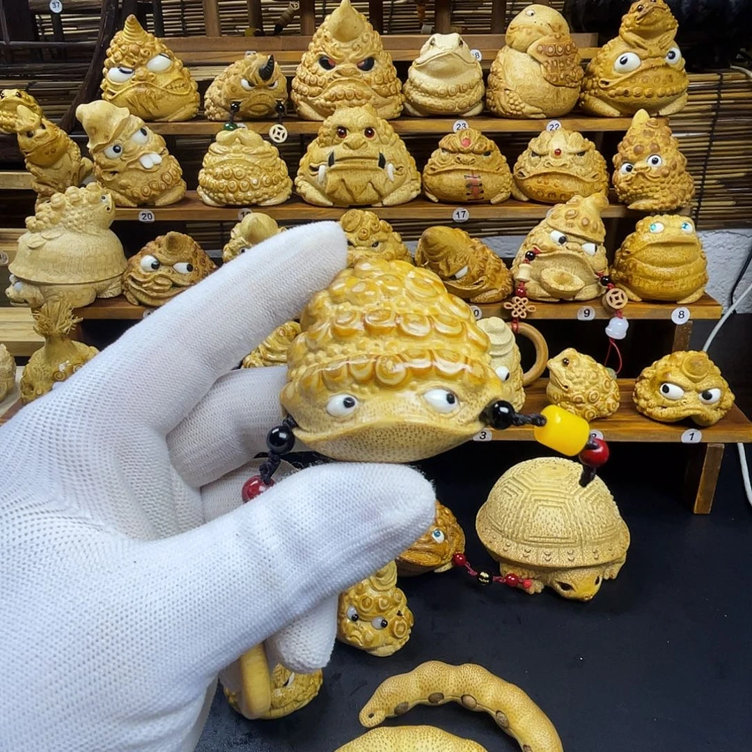生***学竹个性文玩竹雕金蟾