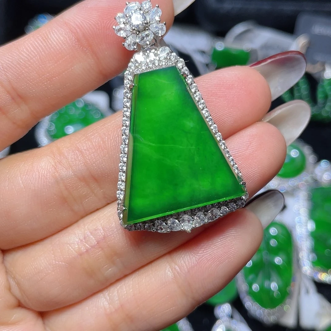 翡翠颈饰银S925镶嵌翡翠