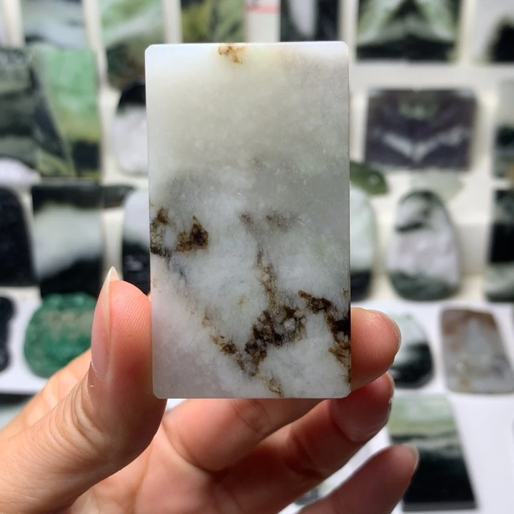 独山玉未镶嵌颈饰