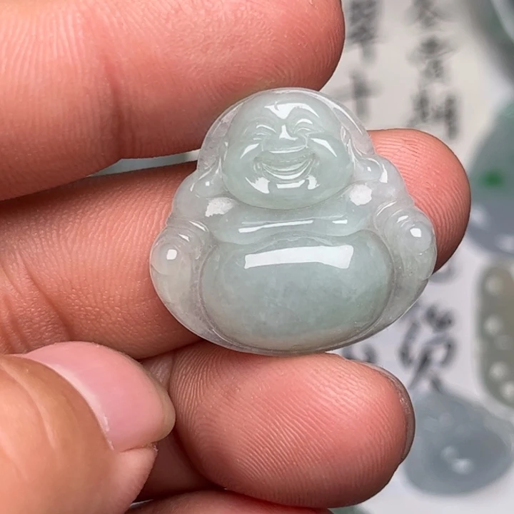 翡翠未镶嵌颈饰佛