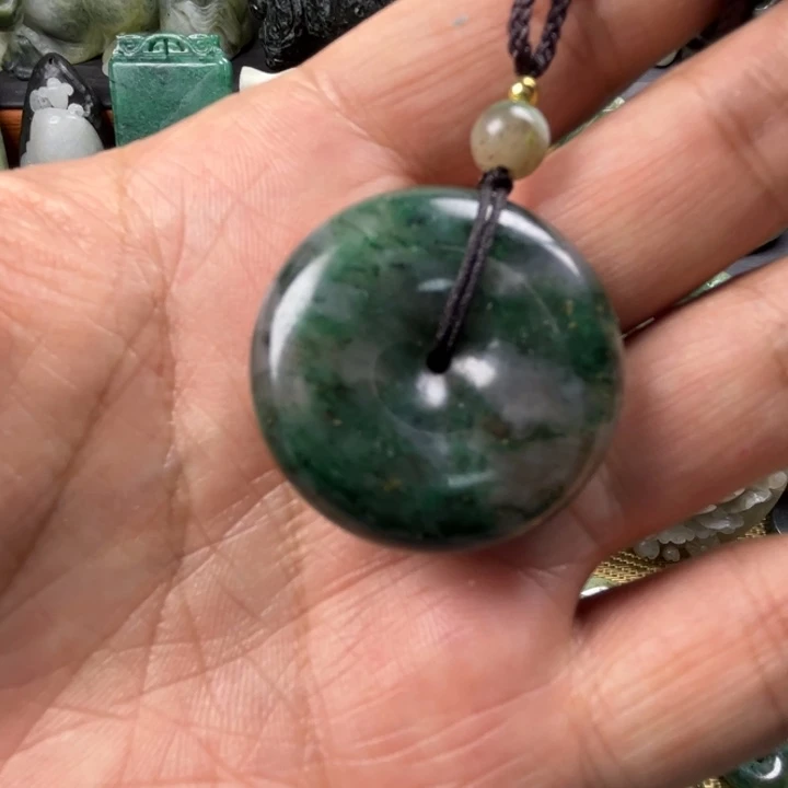 独山玉未镶嵌珠宝半成品