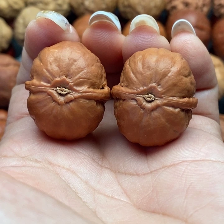 核桃精品文玩核桃手捻玉枕元宝