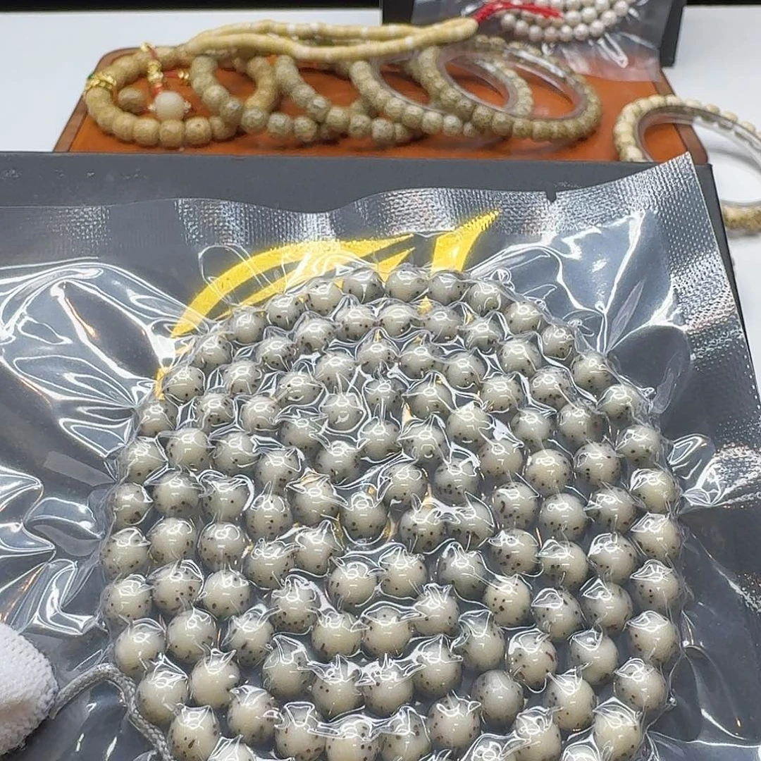 吊坠星月菩提122梵天糯冰绿背河豚 7左右圆108