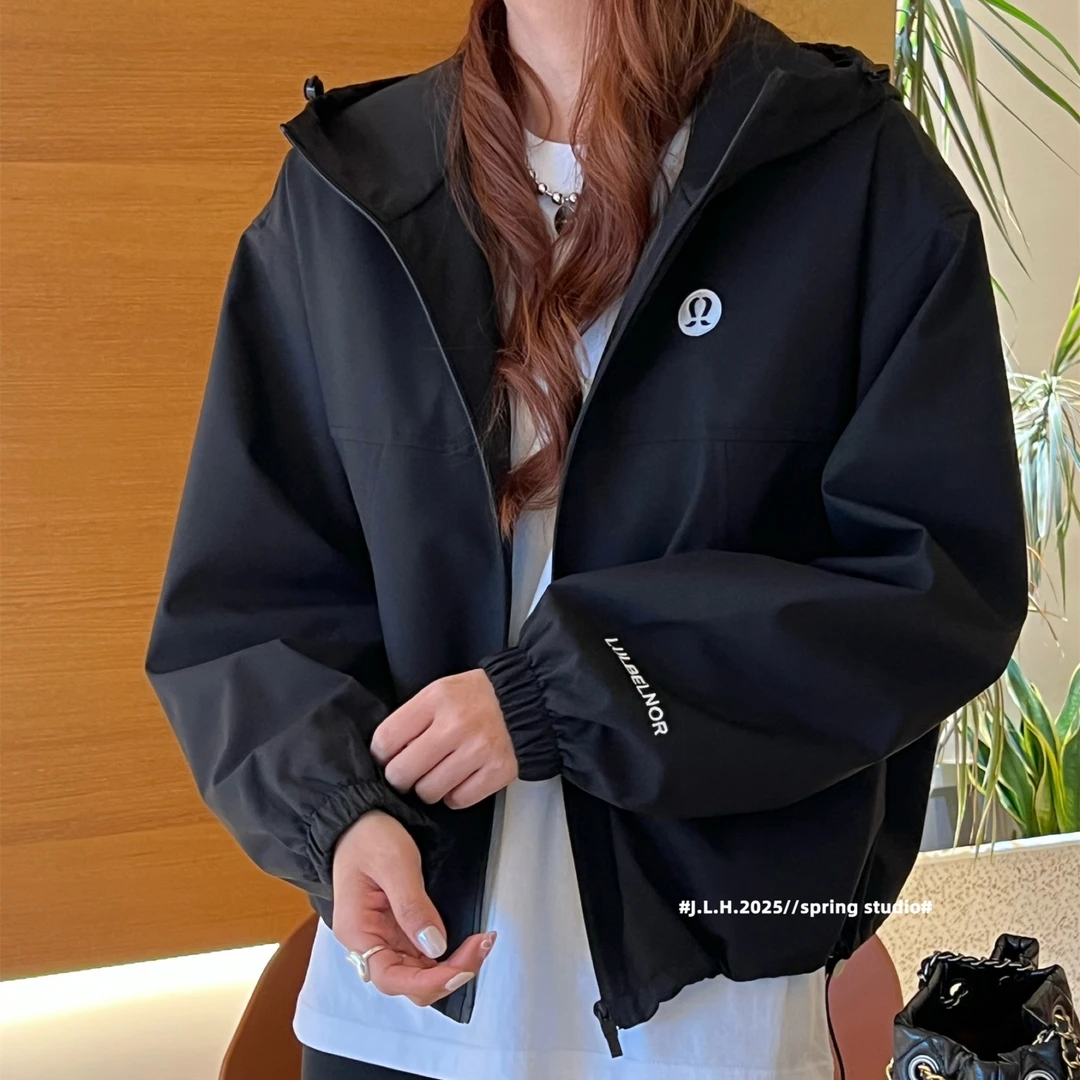 8811#刺绣小标字母休闲冲锋衣外套（衣长62左右）