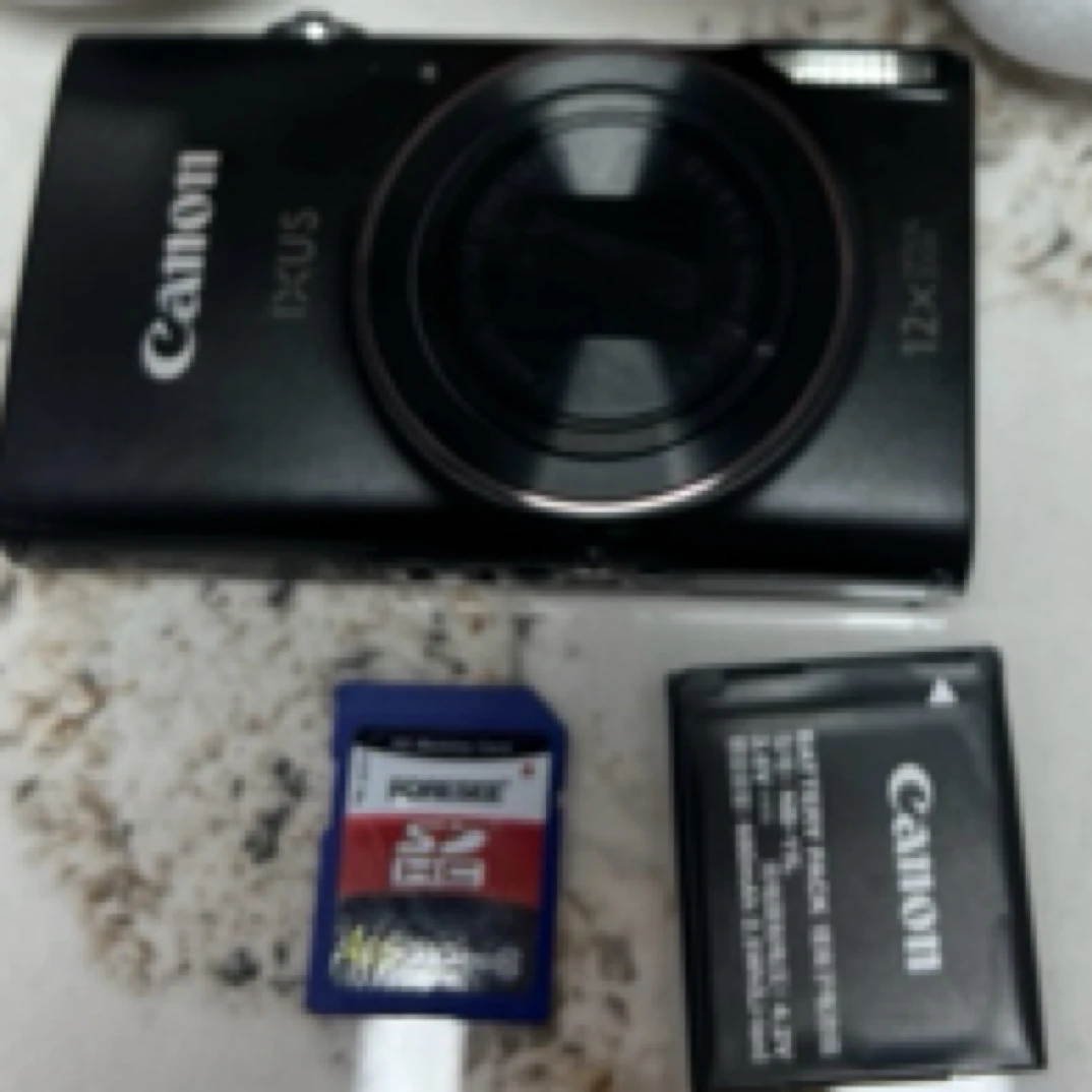 9新 Canon/佳能 2020万像素，12倍光学变焦，带WiFi功常，镜头完美