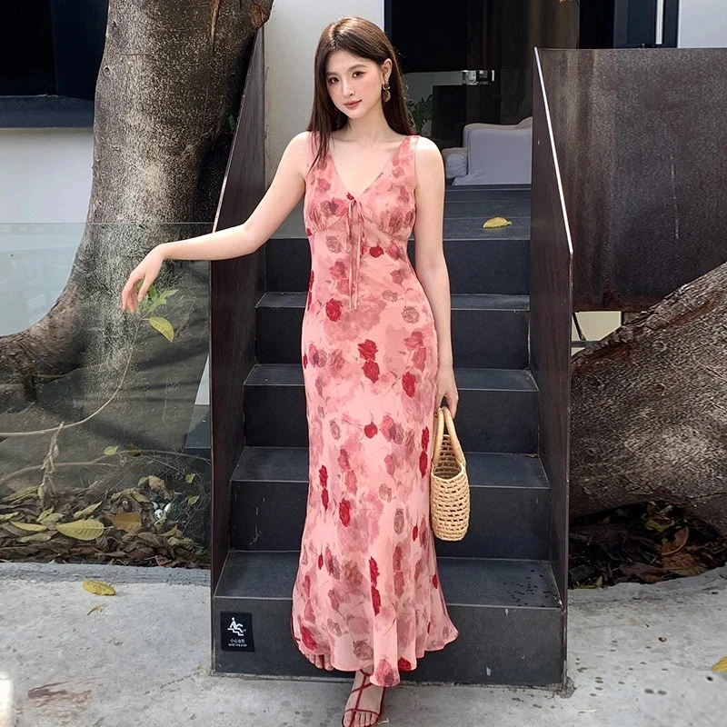 无袖雪纺碎花连衣裙女夏季v领修身显瘦度假背心印花吊带长裙春款