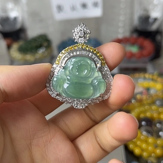 翡翠未镶嵌颈饰矿坑3