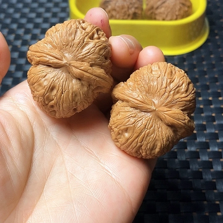 文玩核桃把件元宝