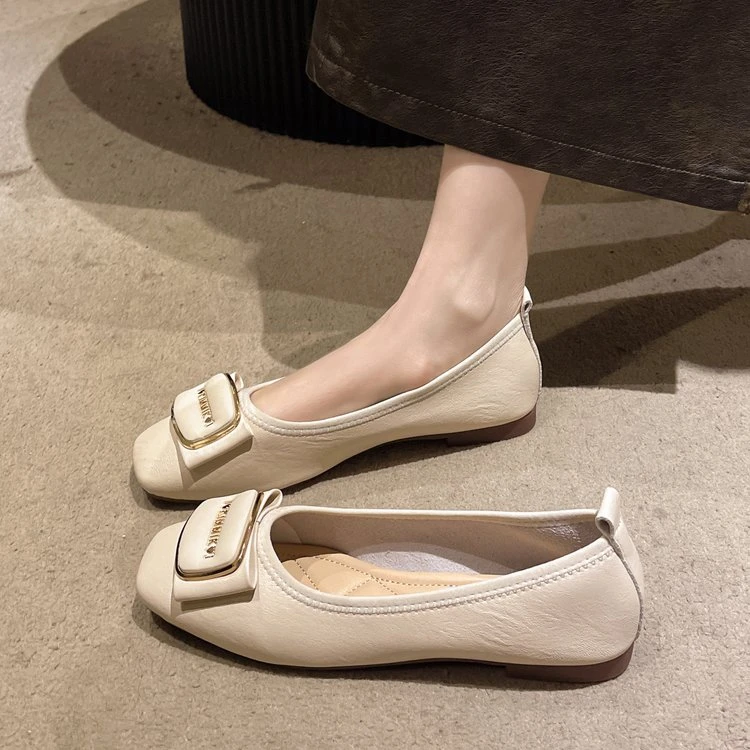 大码女鞋41-43宽胖脚鞋子春秋爆款新款玛丽珍小皮鞋平底豆豆单鞋