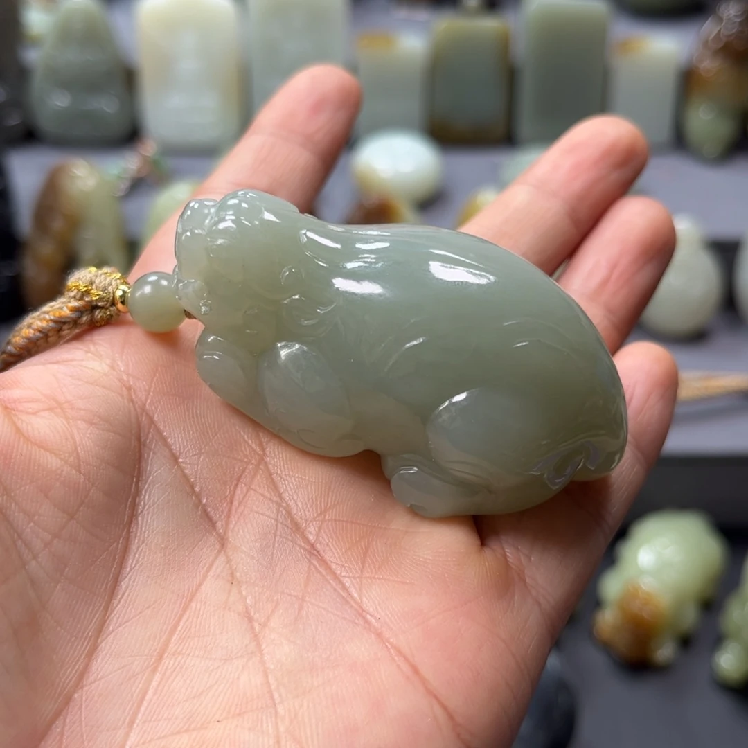 和田玉未镶嵌颈饰