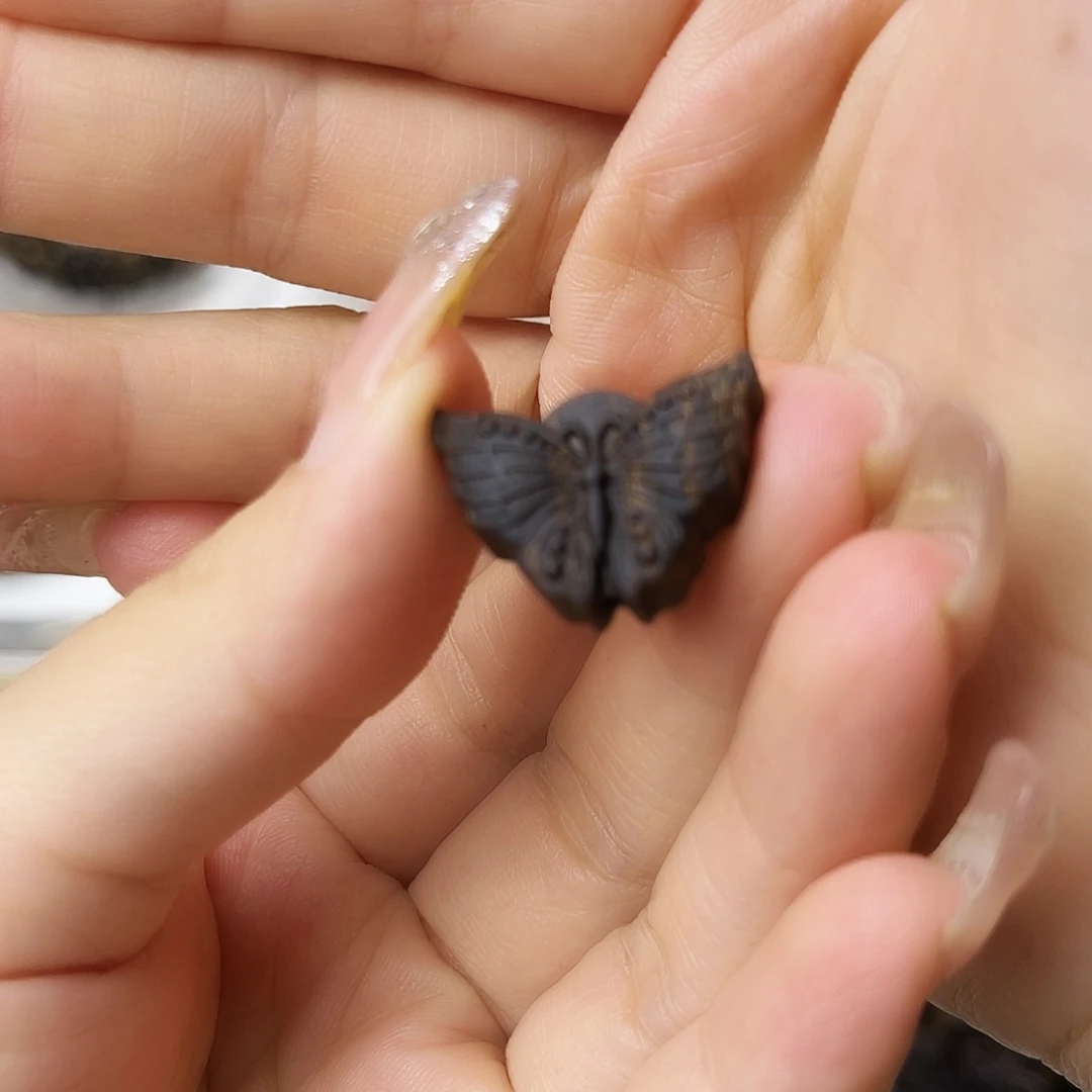 手串沉香木骑*工艺品越南富森红土沉玉化老料精雕蝴蝶